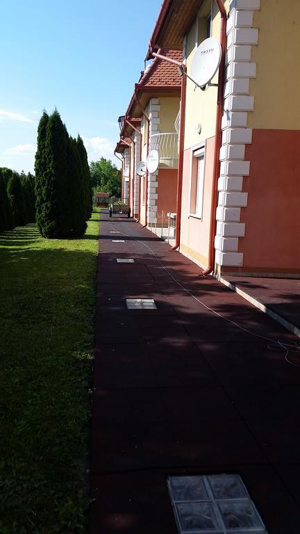 Boglarka Apartman Hajduszoboszlo Luaran gambar